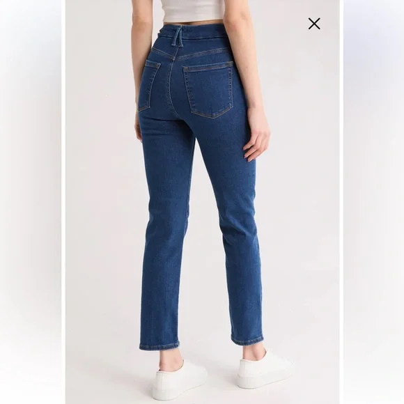 Good American | Always Fits Good Classic Jeans - Picture 2 of 6